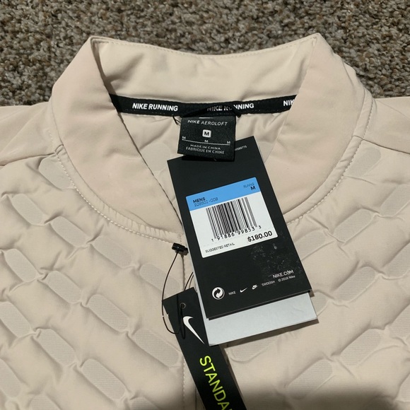Brand New Men’s Nike Running Aeroloft Vest Pockets - Picture 6 of 7